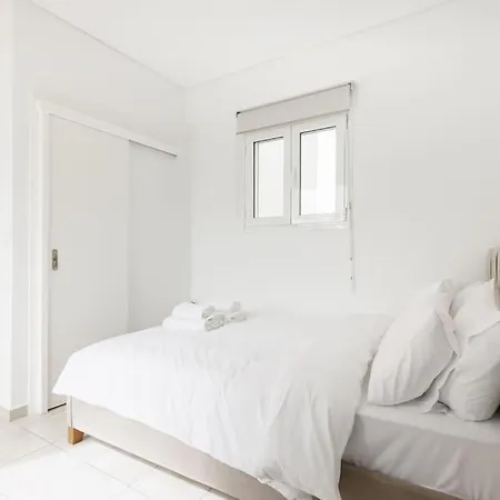 Adorable Sunny With Private Balcony Ii Apartment