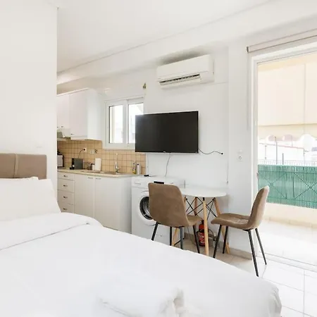 Adorable Sunny With Private Balcony Ii Athens