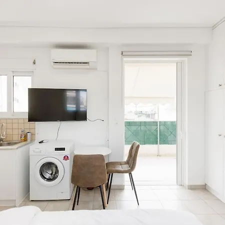 Adorable Sunny With Private Balcony Ii Athens